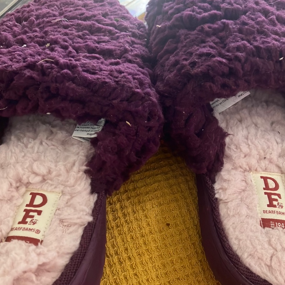 Dearfoams Women's Purple Slippers small 5/6